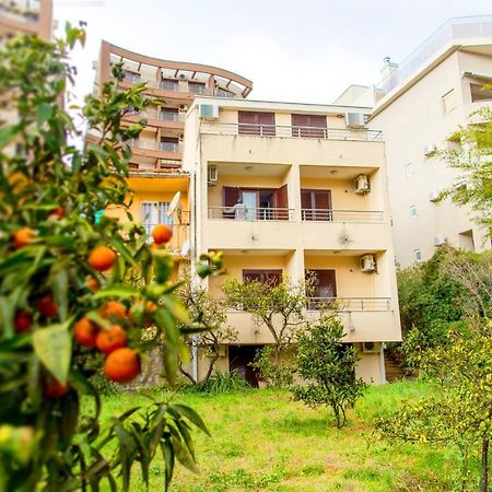 Guest House Mandarina Будва Екстер'єр фото