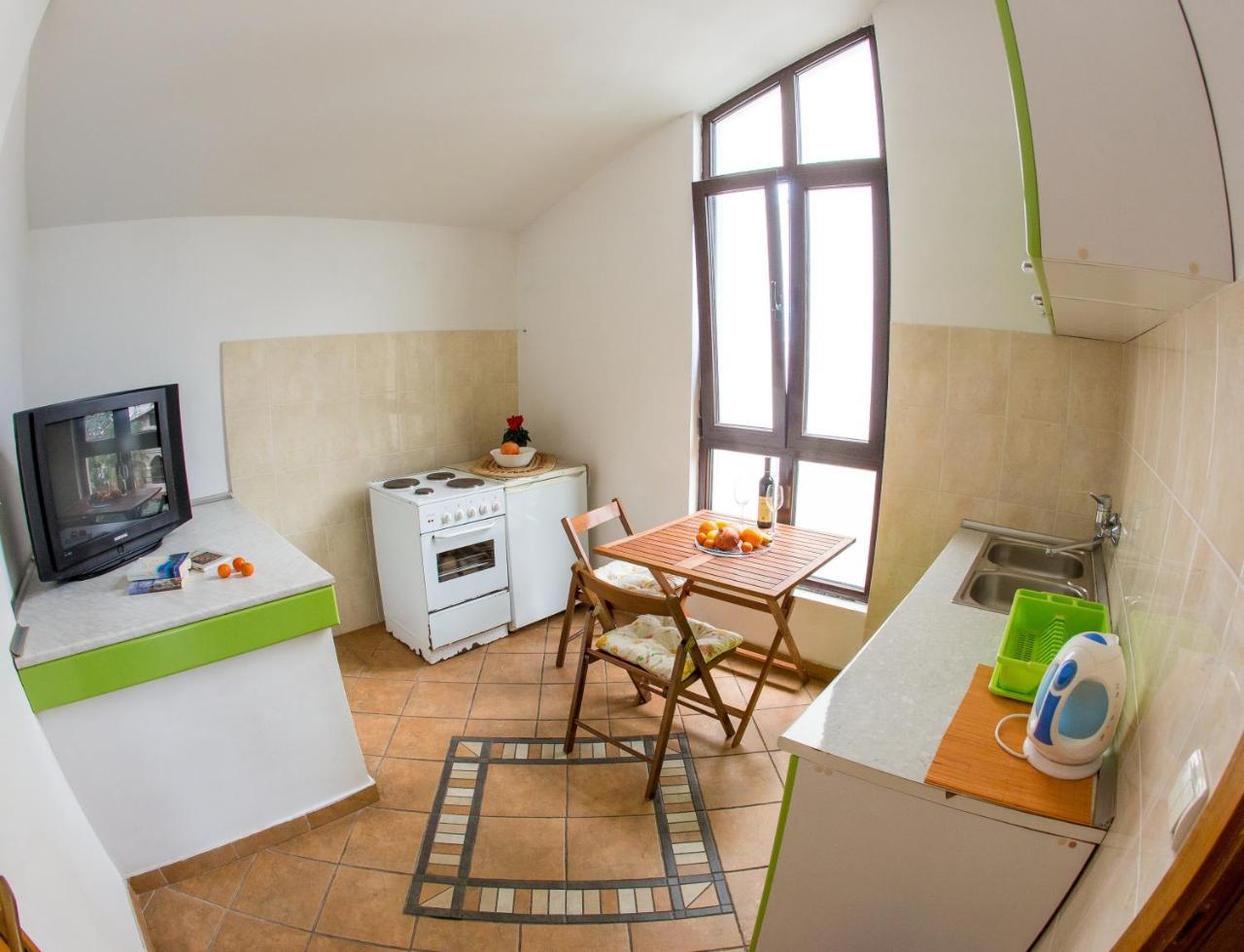 Guest House Mandarina Будва Екстер'єр фото