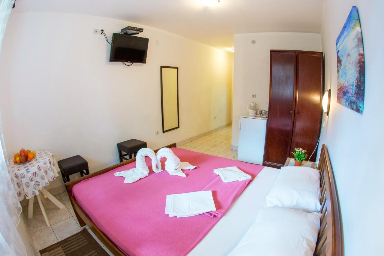 Guest House Mandarina Будва Екстер'єр фото
