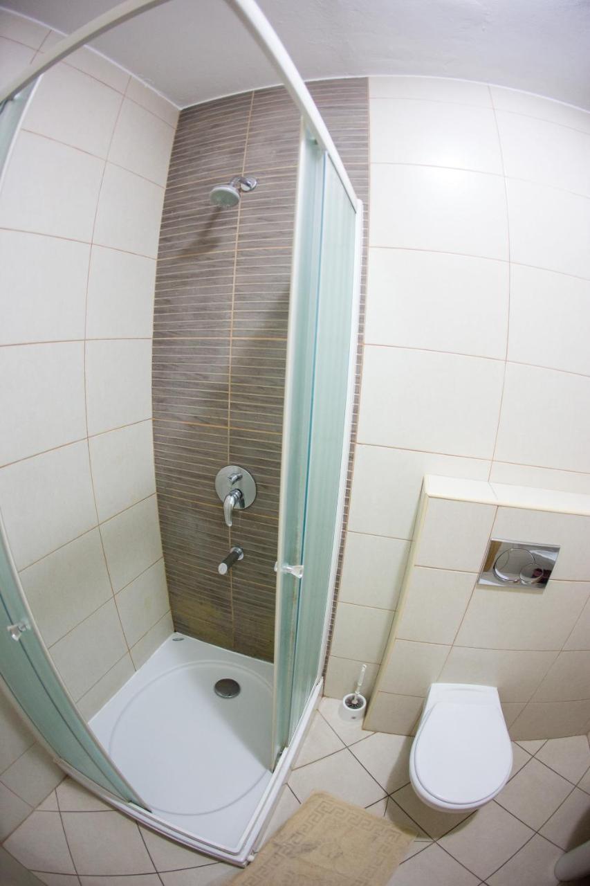 Guest House Mandarina Будва Екстер'єр фото
