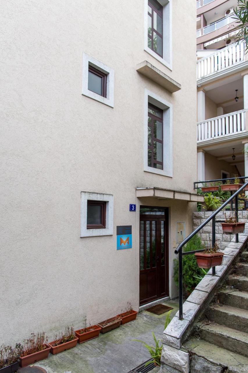 Guest House Mandarina Будва Екстер'єр фото