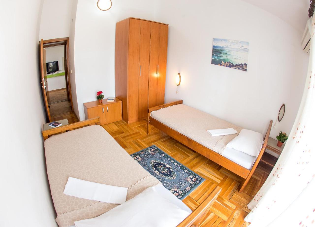 Guest House Mandarina Будва Екстер'єр фото