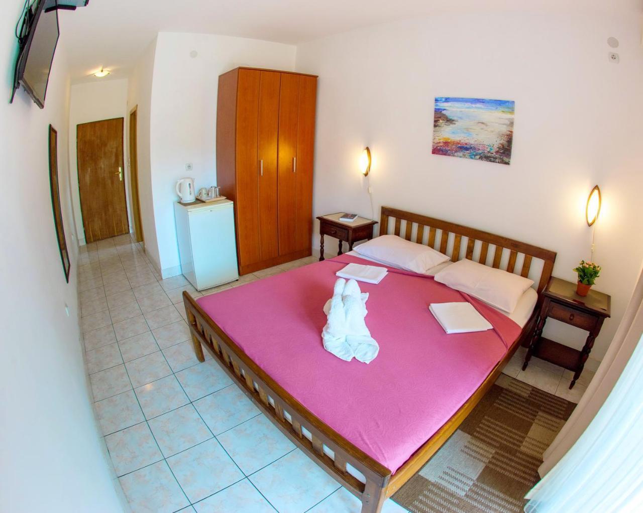 Guest House Mandarina Будва Екстер'єр фото