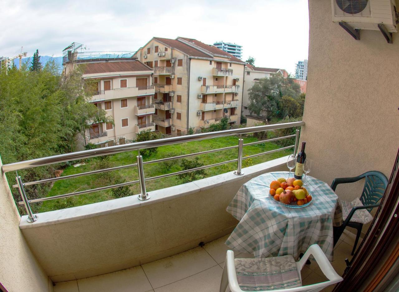 Guest House Mandarina Будва Екстер'єр фото