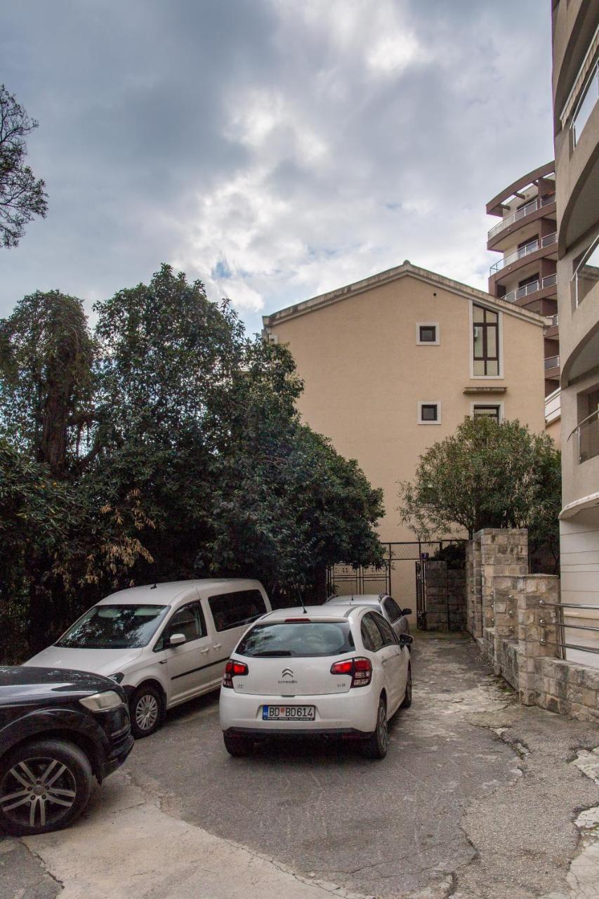 Guest House Mandarina Будва Екстер'єр фото